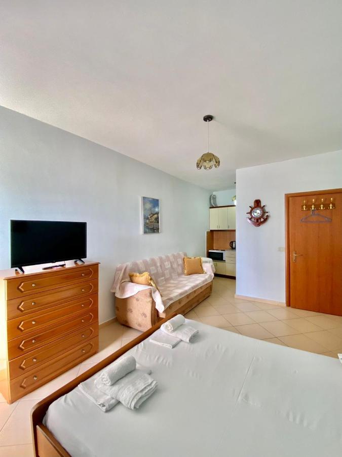 Caramel Sun Studios Apts Sarandë Buitenkant foto