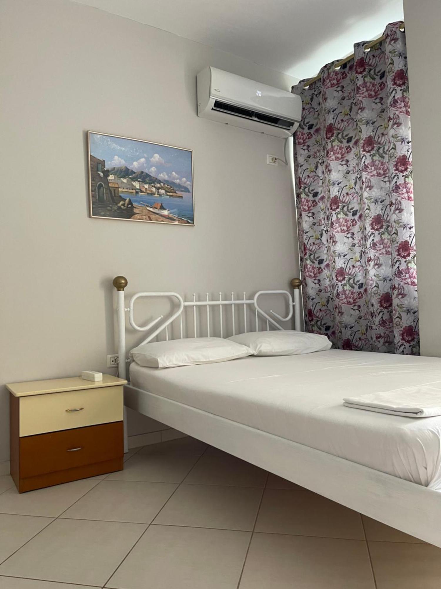 Caramel Sun Studios Apts Sarandë Buitenkant foto